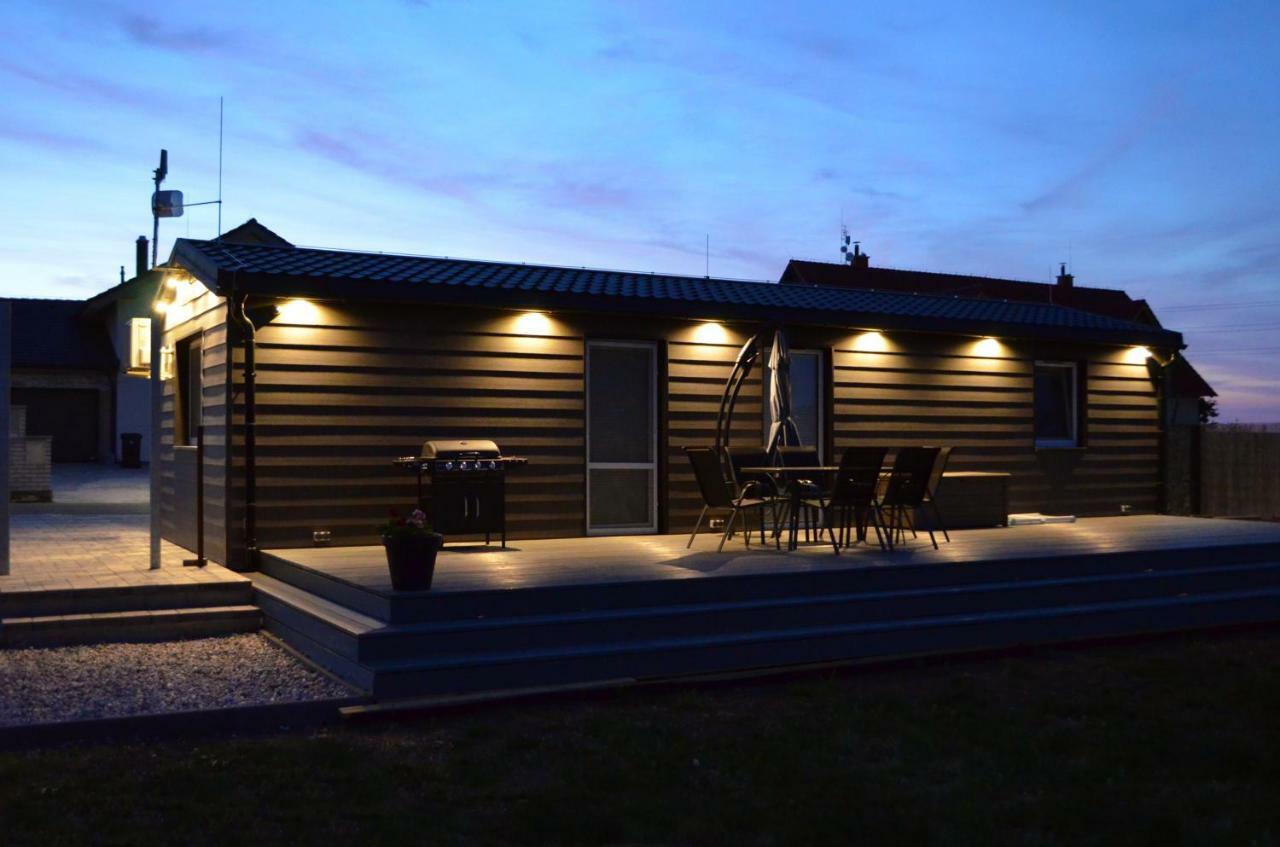 Domecek U Prahy Vila Nupaky Exterior foto